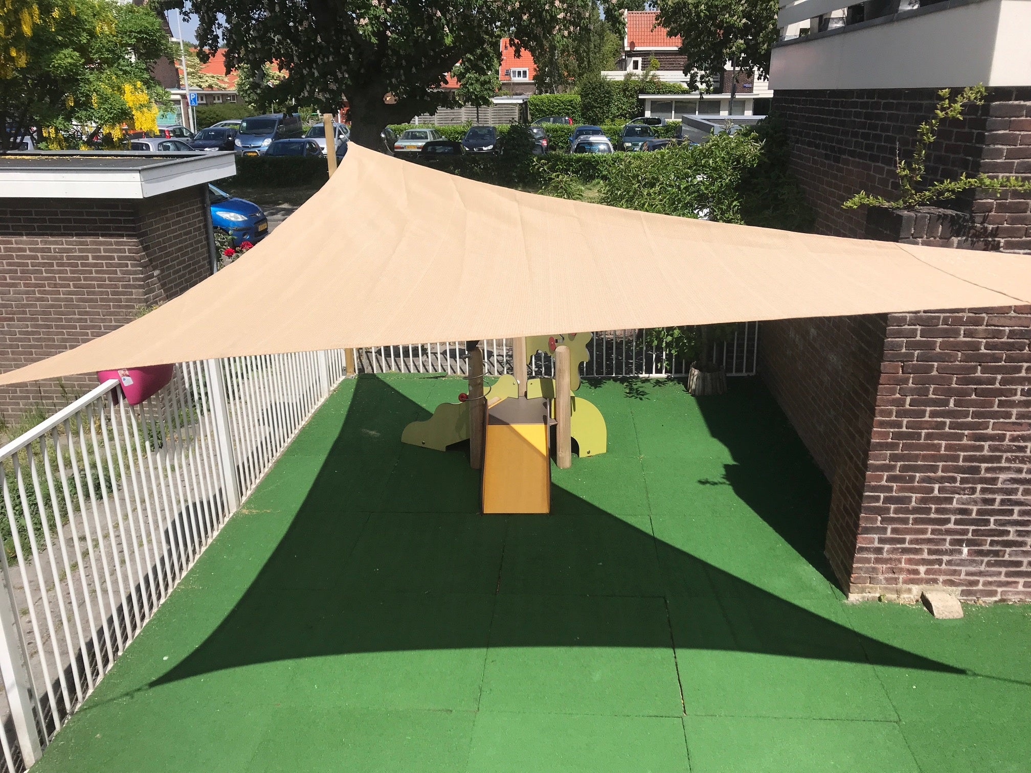 Schaduwdoek ongelijkzijdige driehoek Sunfighters | 3 x 3 x 4,2 m